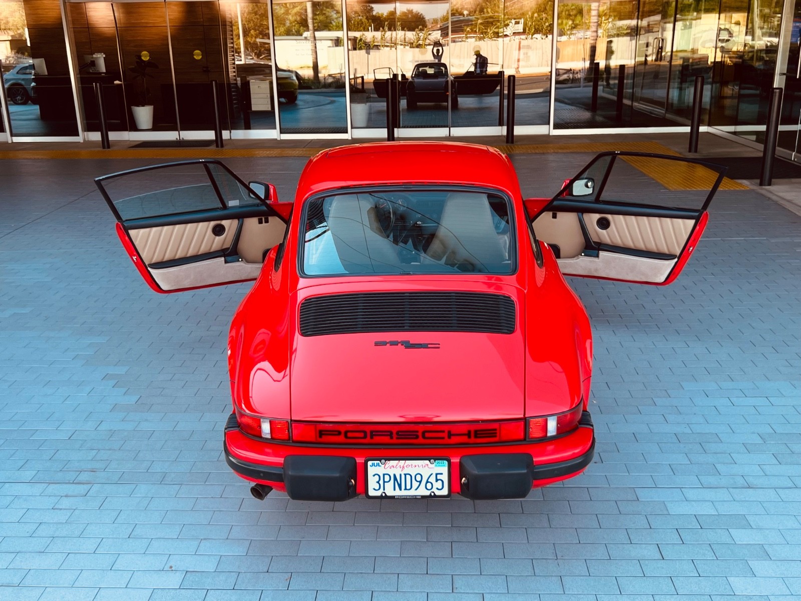 Porsche-911-1983-Coupe-11