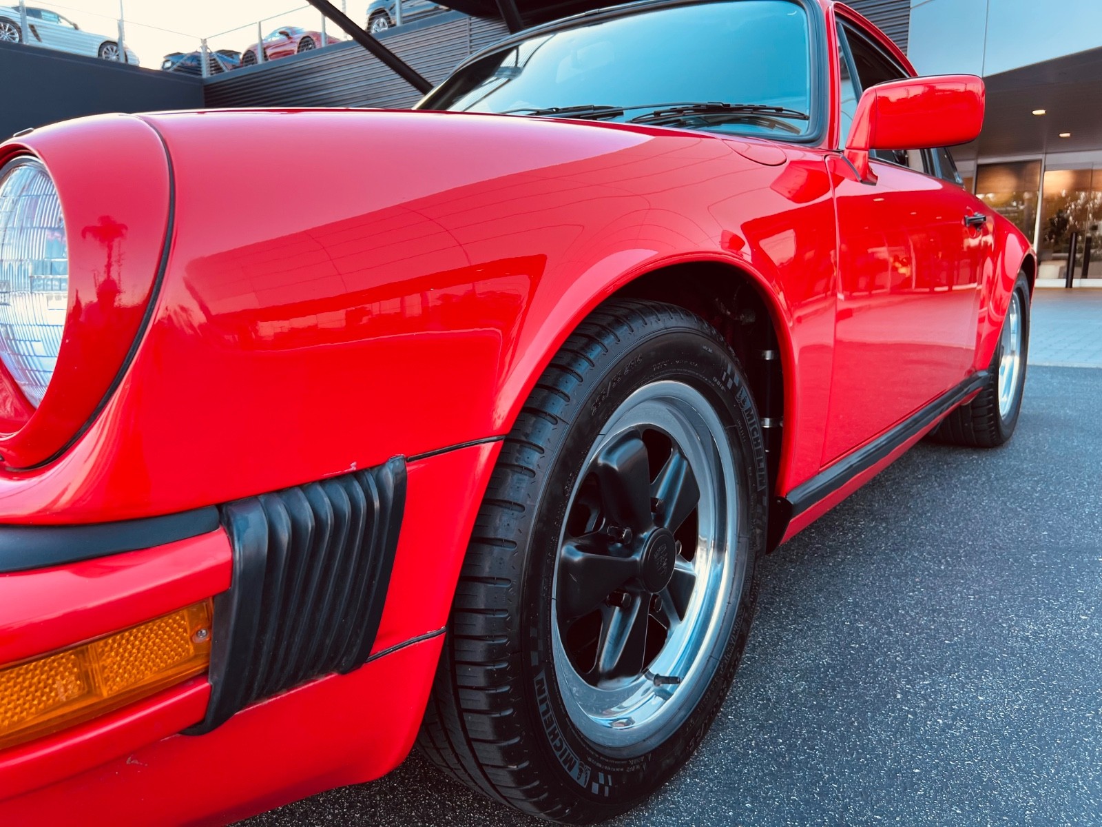 Porsche-911-1983-Coupe-21