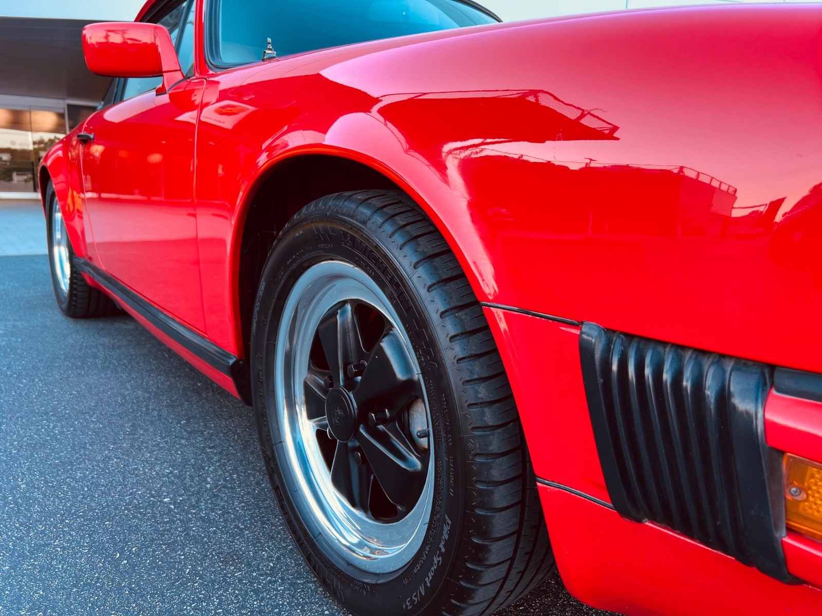Porsche-911-1983-Coupe-22