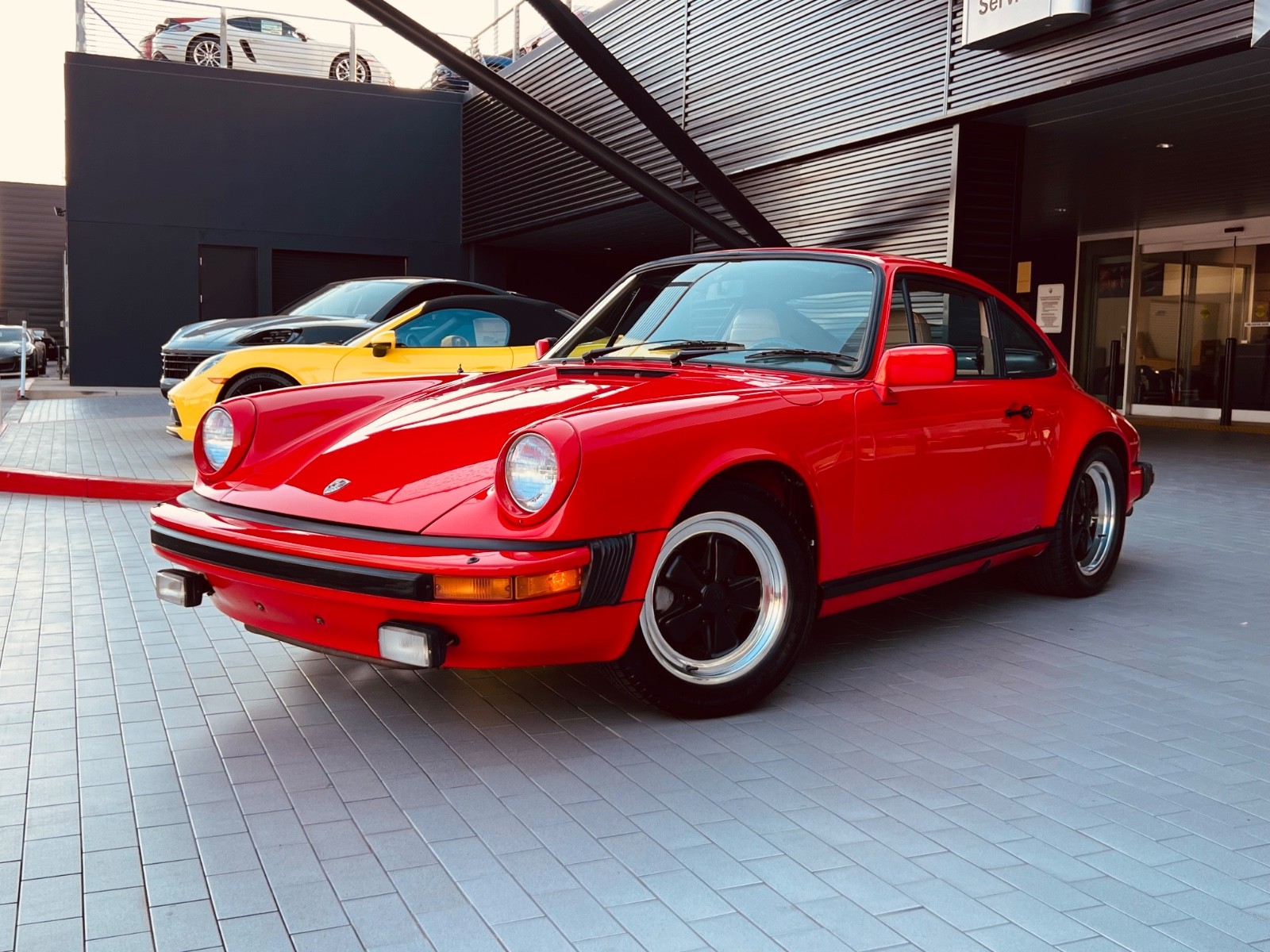 Porsche-911-1983-Coupe-9