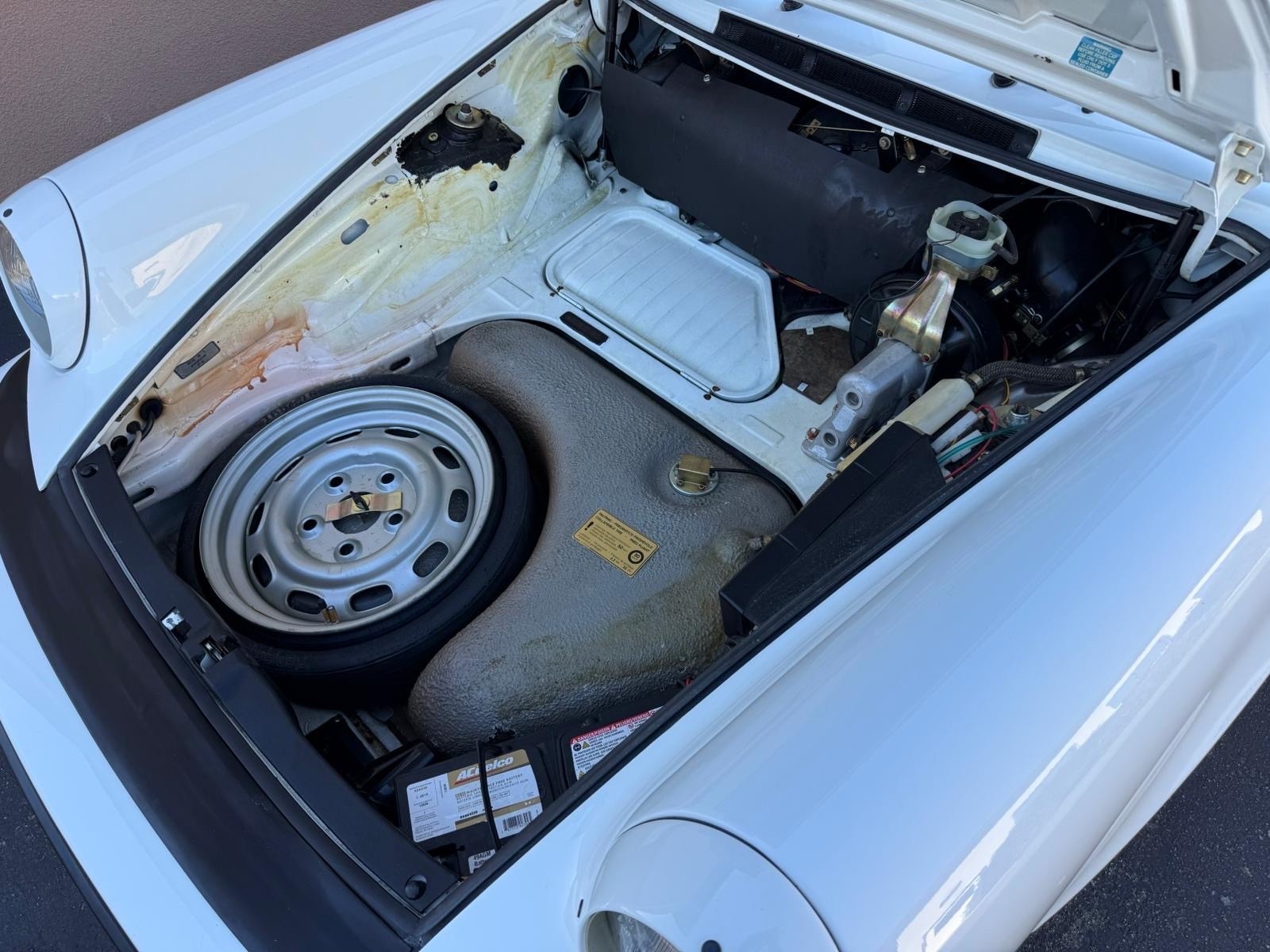 Porsche-911-1984-15