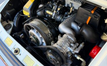 Porsche-911-1984-17