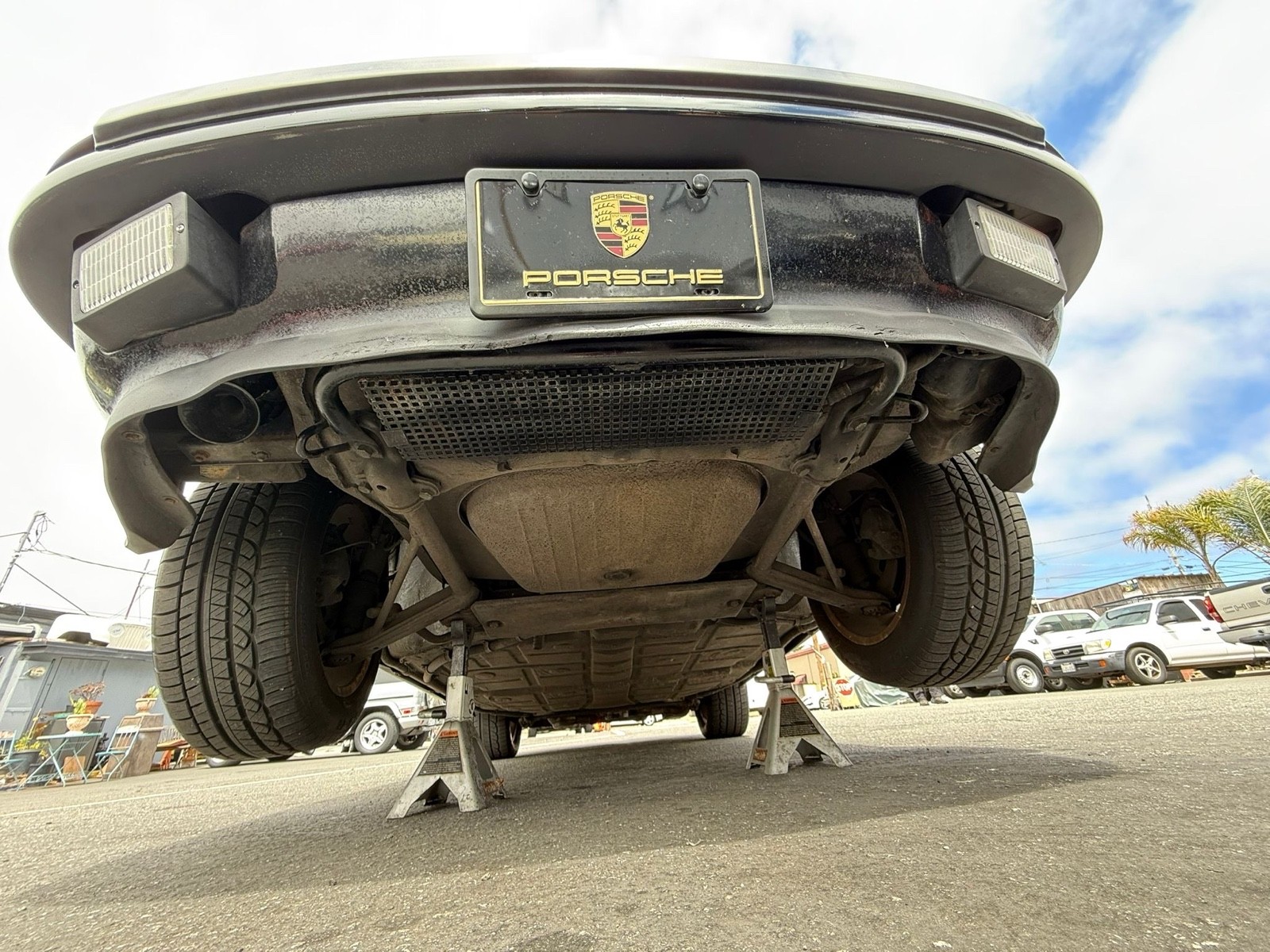 Porsche-911-1984-17