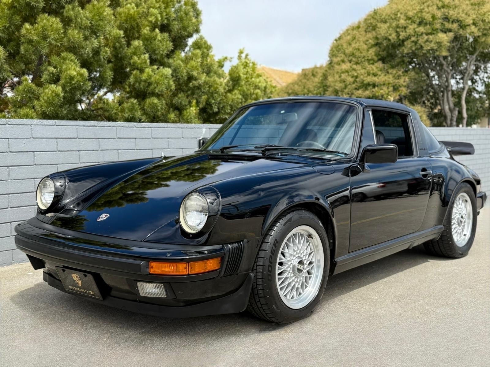 Porsche-911-1984-5