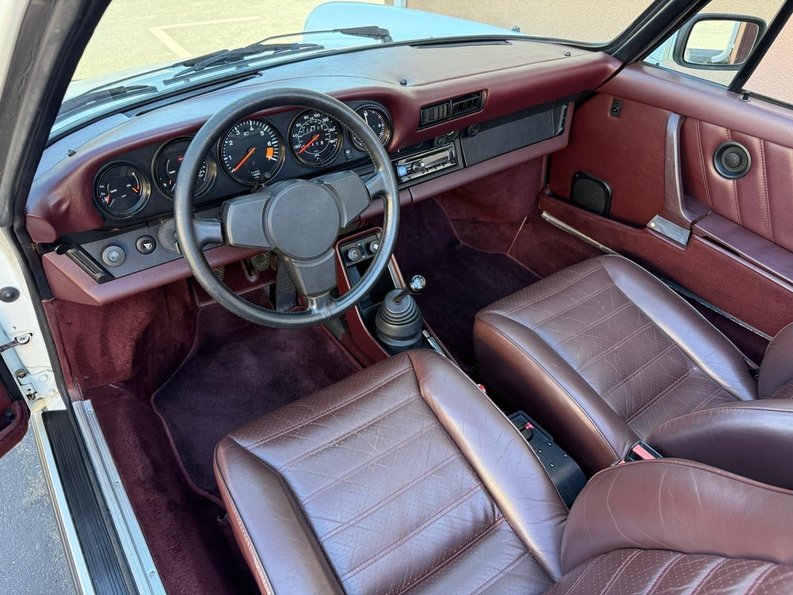 Porsche-911-1984-9