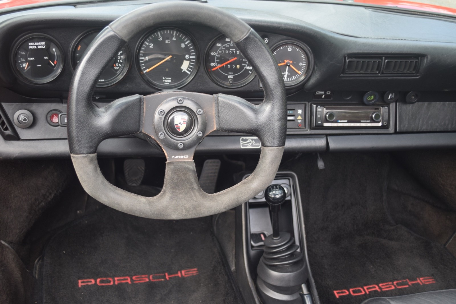 Porsche-911-1984-Convertible-11