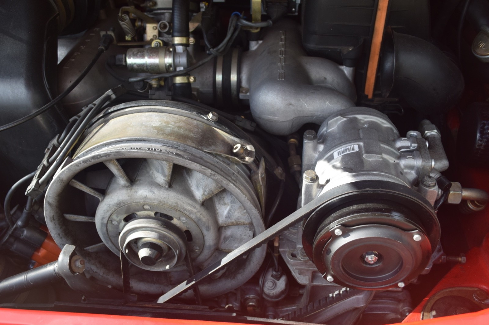 Porsche-911-1984-Convertible-18