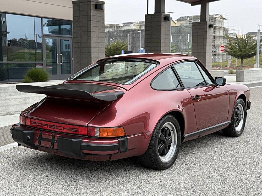 Porsche-911-1984-custom-19