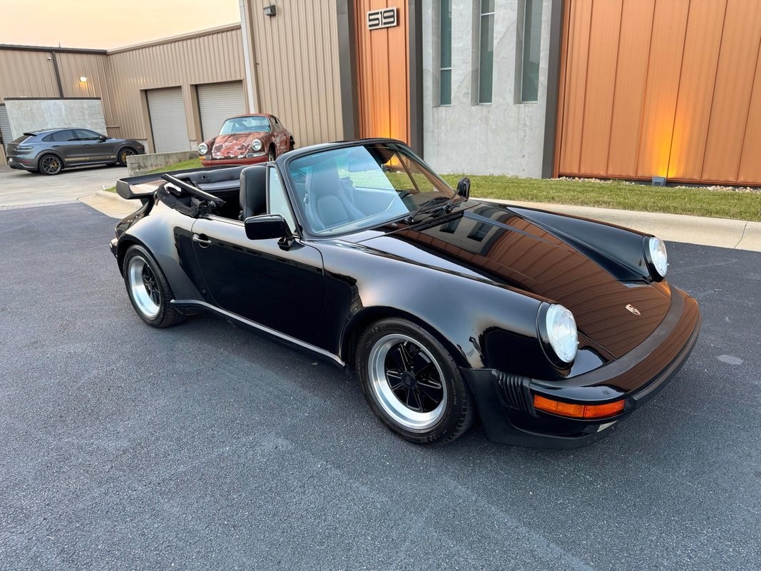 Porsche-911-1985-1