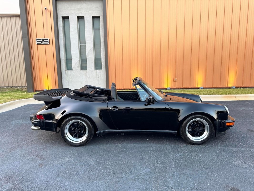 Porsche-911-1985-2