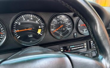 Porsche-911-1985-24