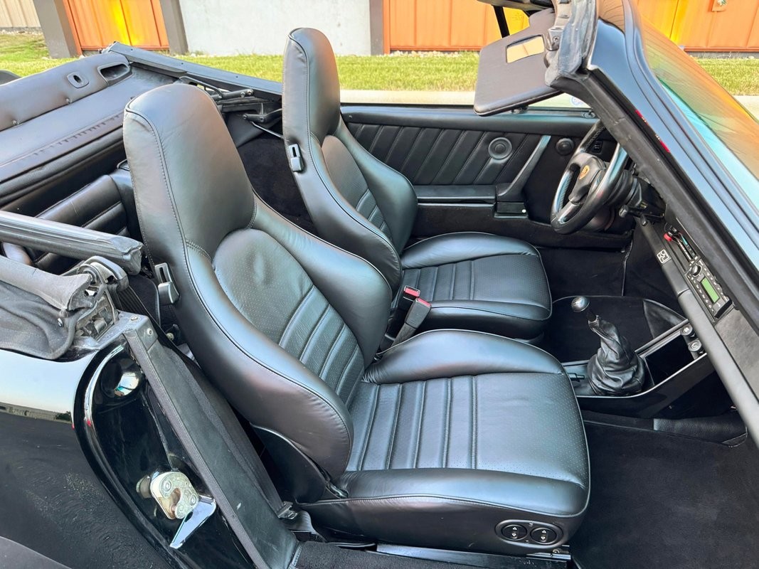 Porsche-911-1985-33