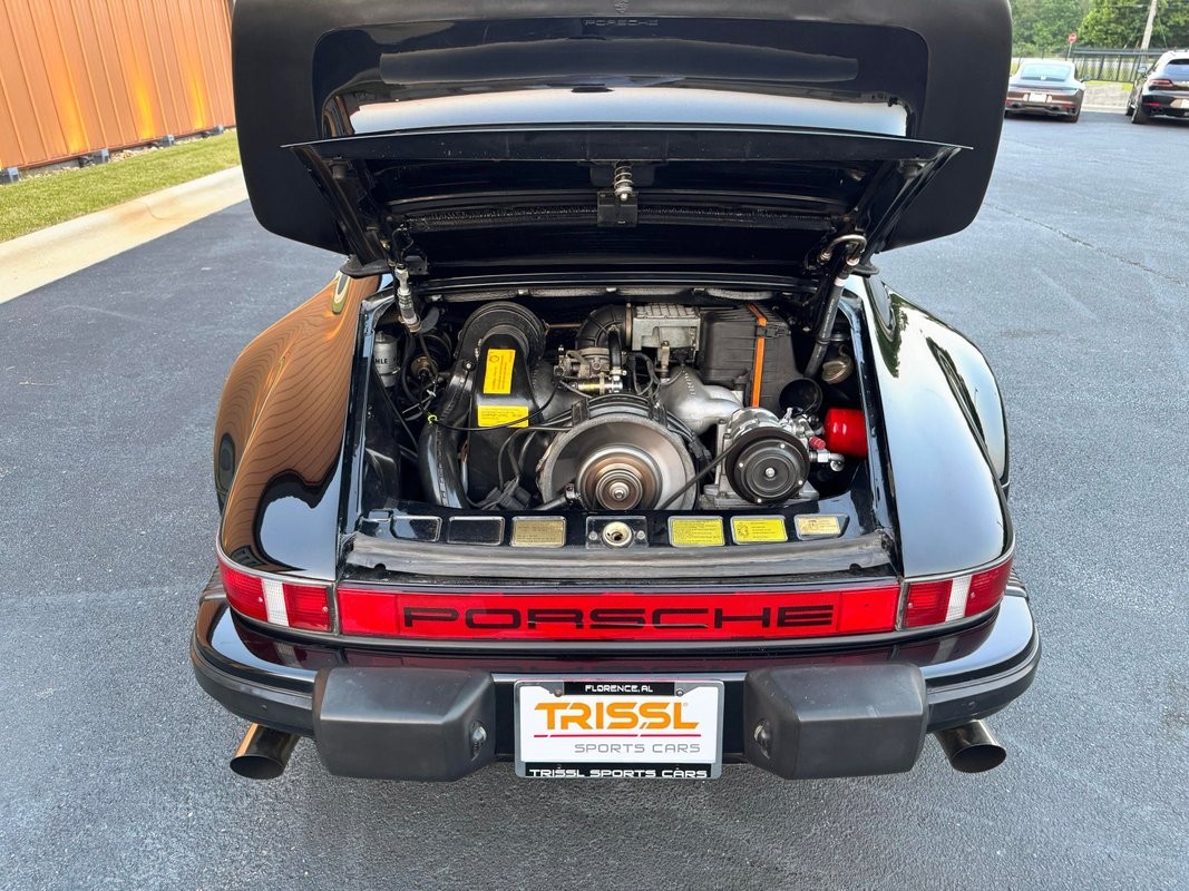 Porsche-911-1985-37