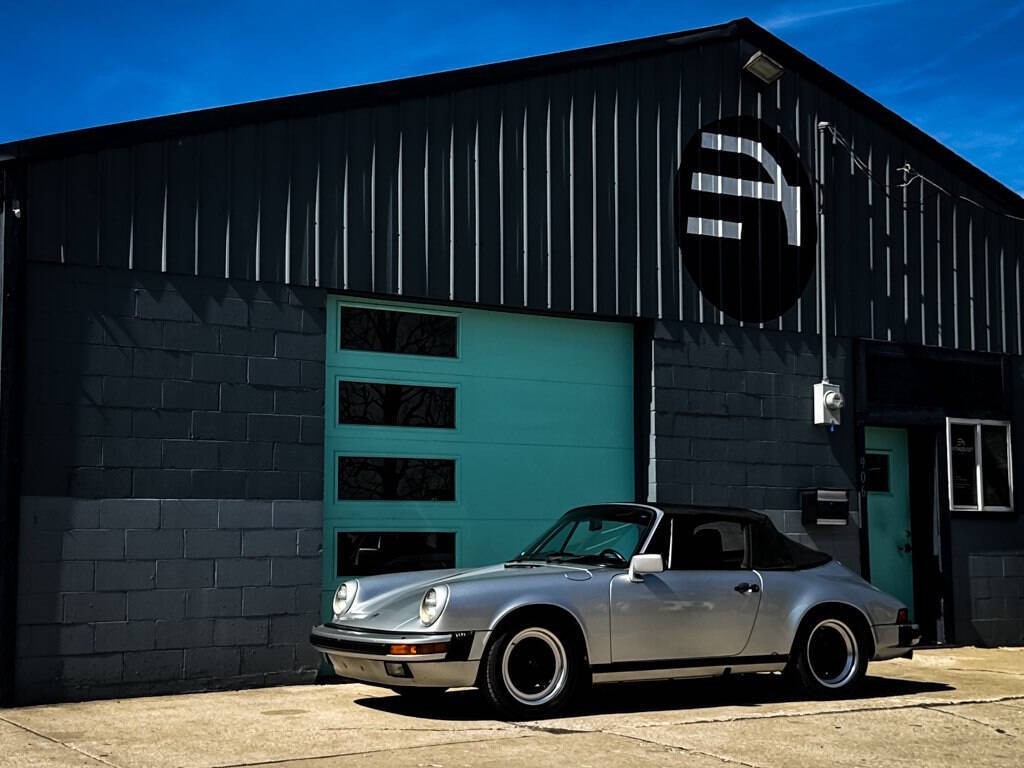 Porsche-911-1985-Convertible-1