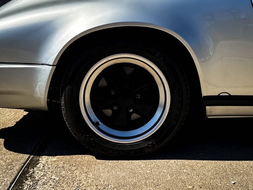 Porsche-911-1985-Convertible-16