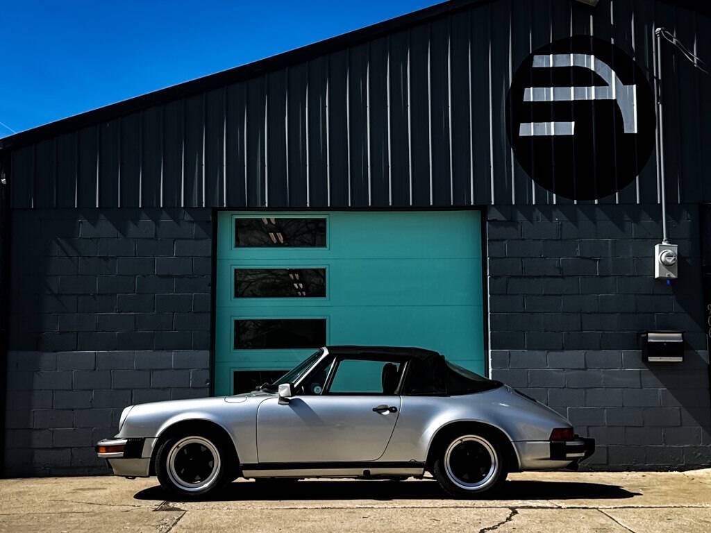 Porsche-911-1985-Convertible-2