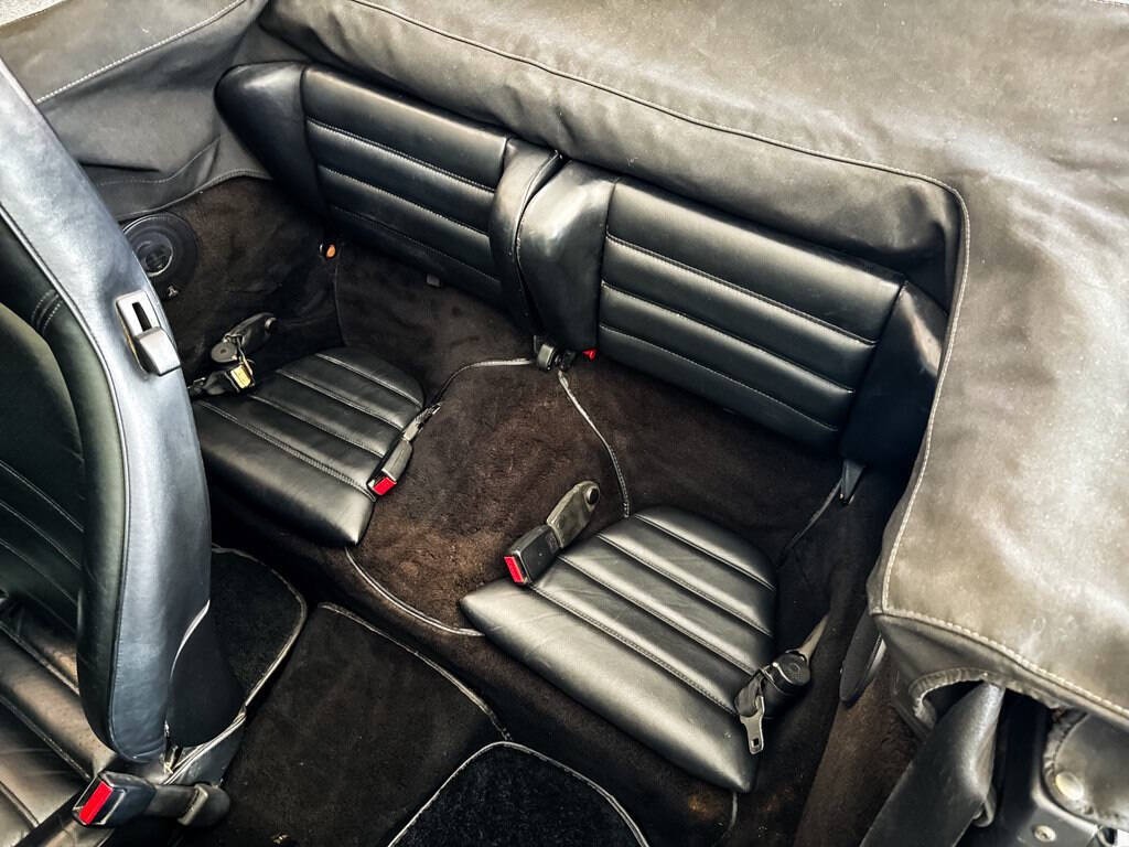 Porsche-911-1985-Convertible-26