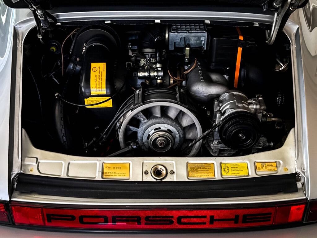 Porsche-911-1985-Convertible-28