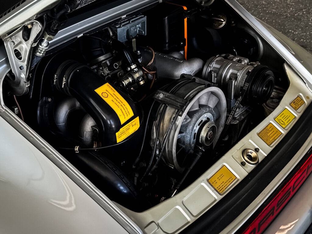 Porsche-911-1985-Convertible-29