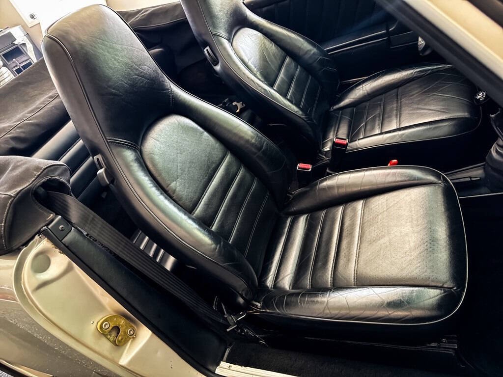 Porsche-911-1985-Convertible-33