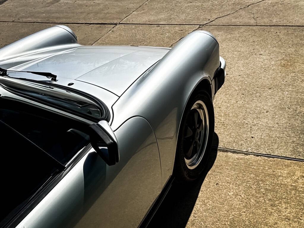 Porsche-911-1985-Convertible-9