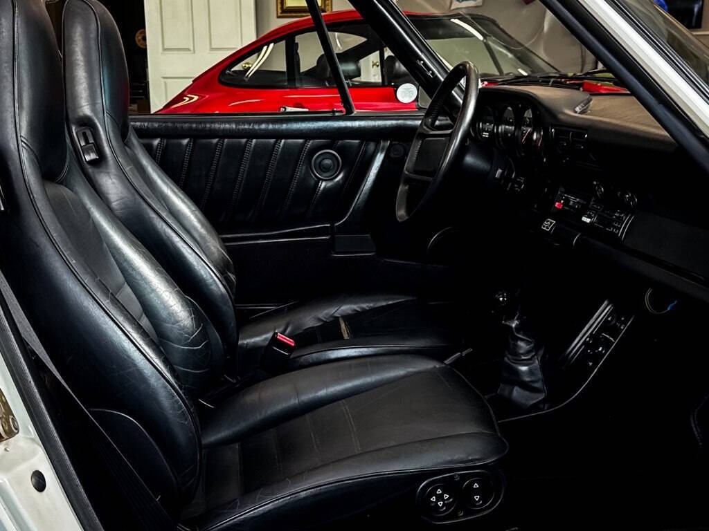 Porsche-911-1986-Convertible-31