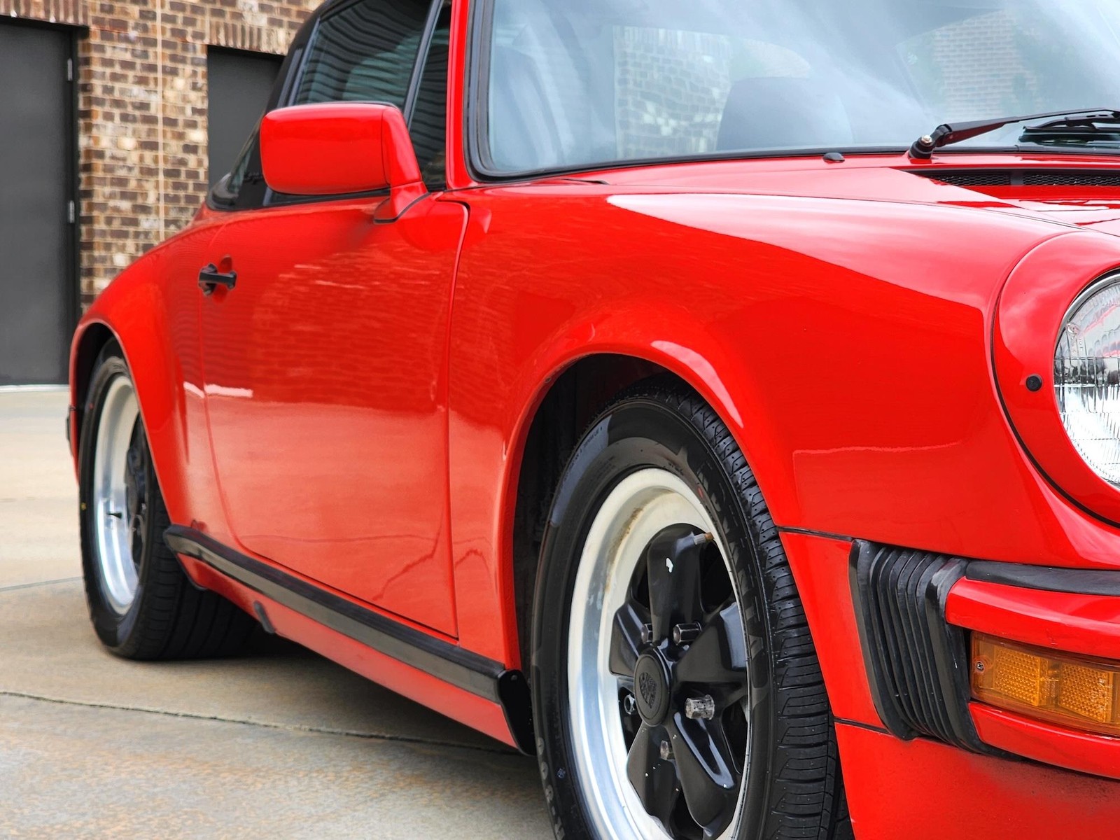 Porsche-911-1986-Targa-25