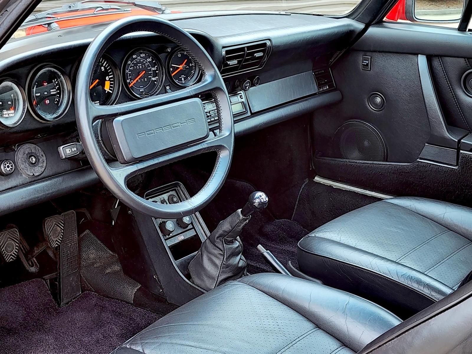 Porsche-911-1986-Targa-4