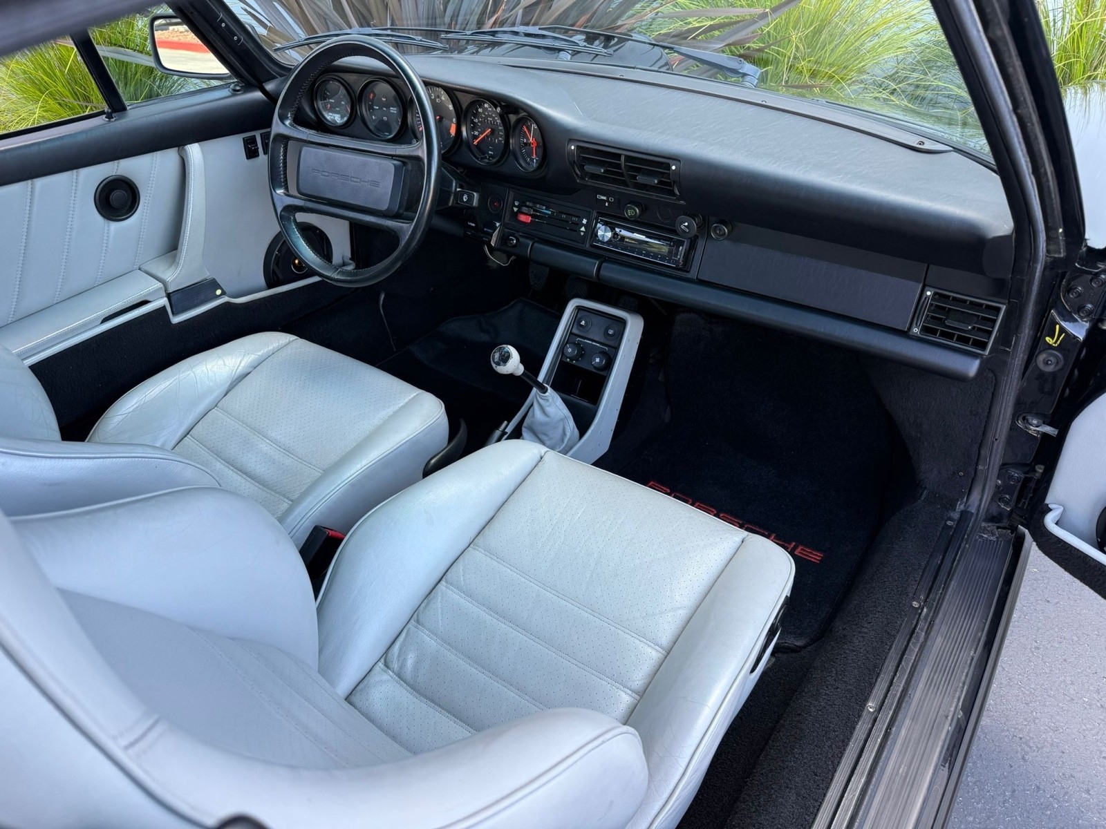 Porsche-911-1987-11