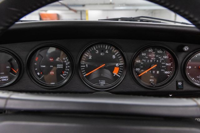 Porsche-911-1987-15