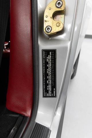 Porsche-911-1987-17