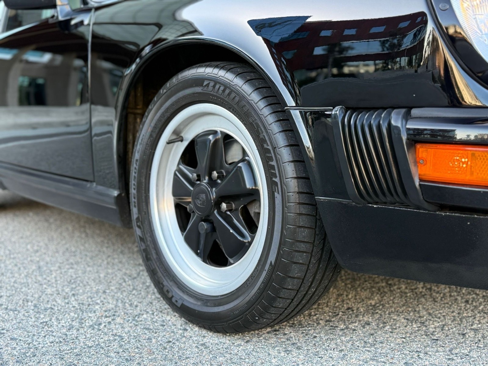 Porsche-911-1987-4