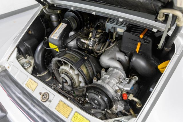Porsche-911-1987-8