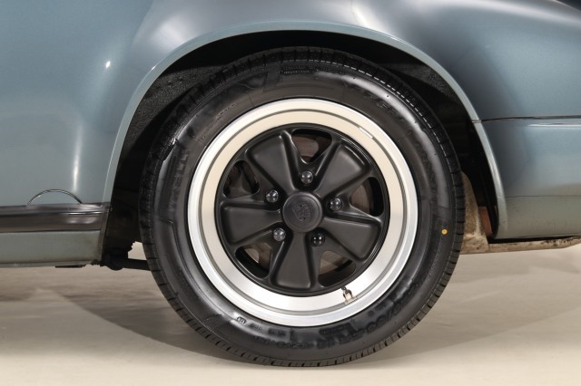 Porsche-911-1987-Convertible-38