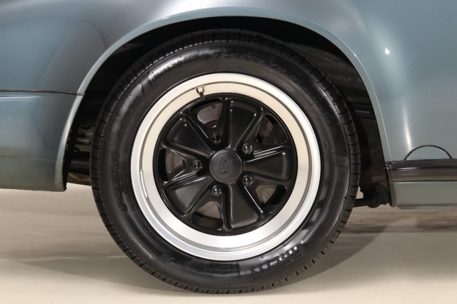 Porsche-911-1987-Convertible-39