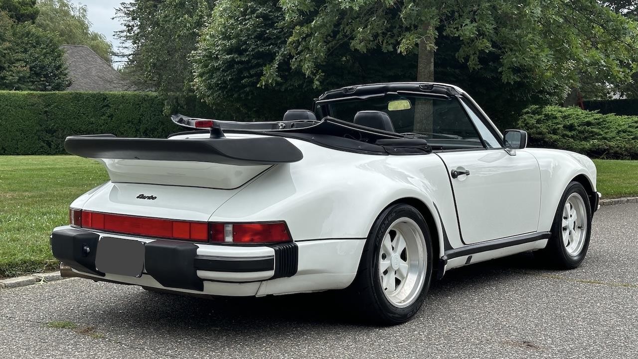 Porsche-911-1988-10