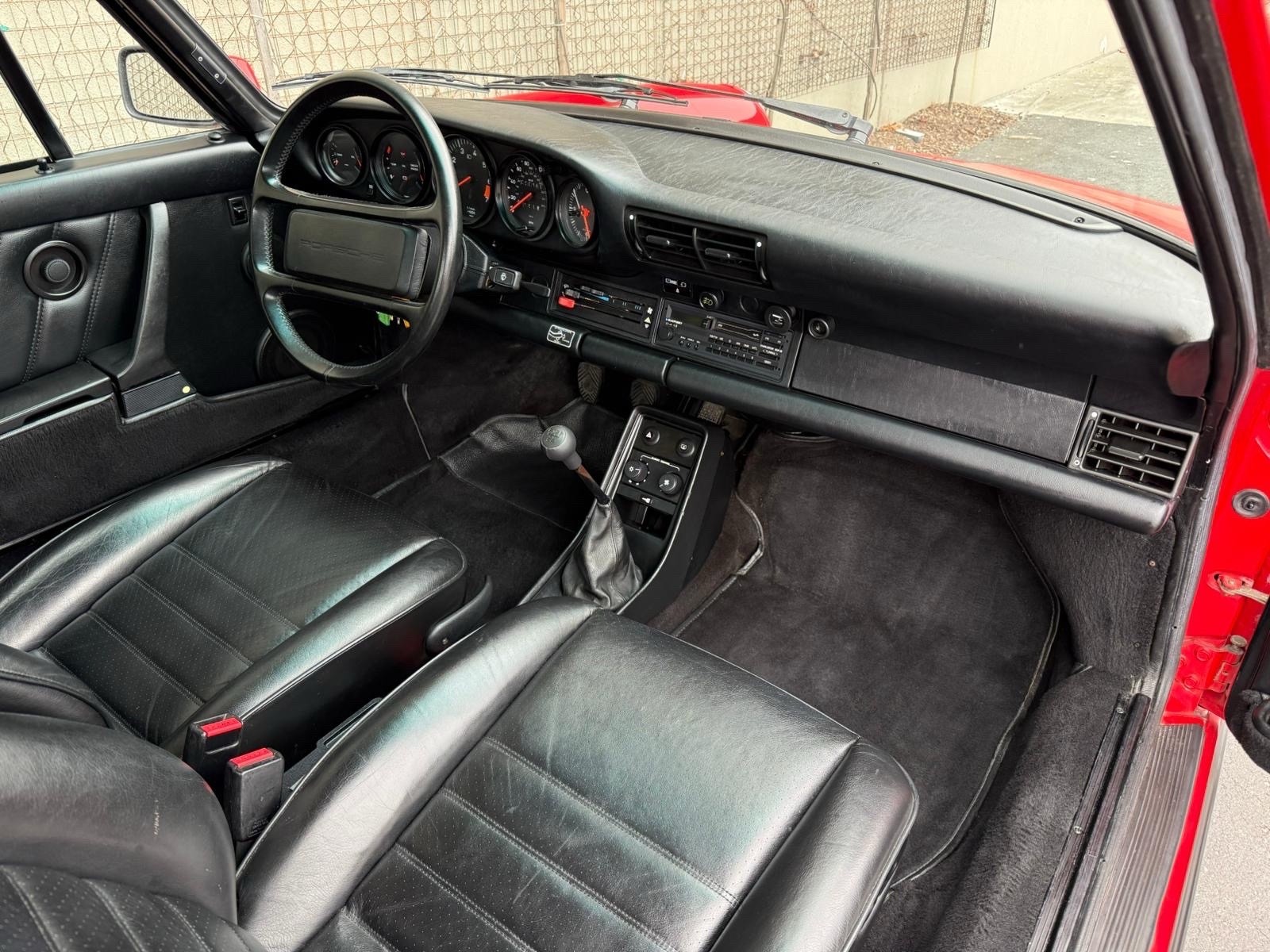 Porsche-911-1988-10