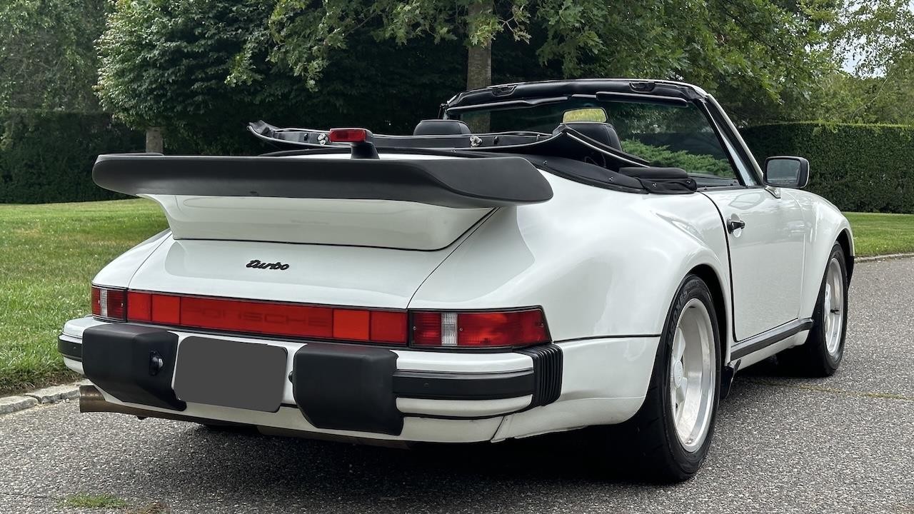 Porsche-911-1988-11