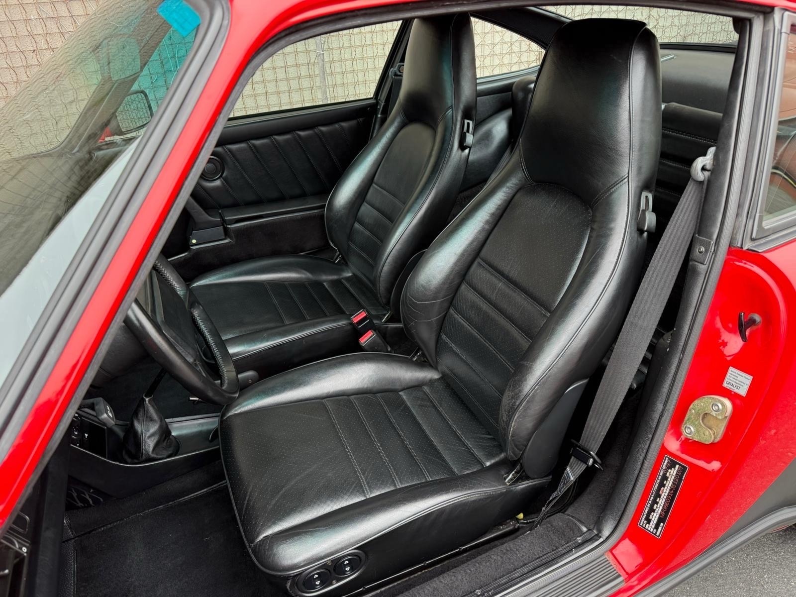 Porsche-911-1988-13