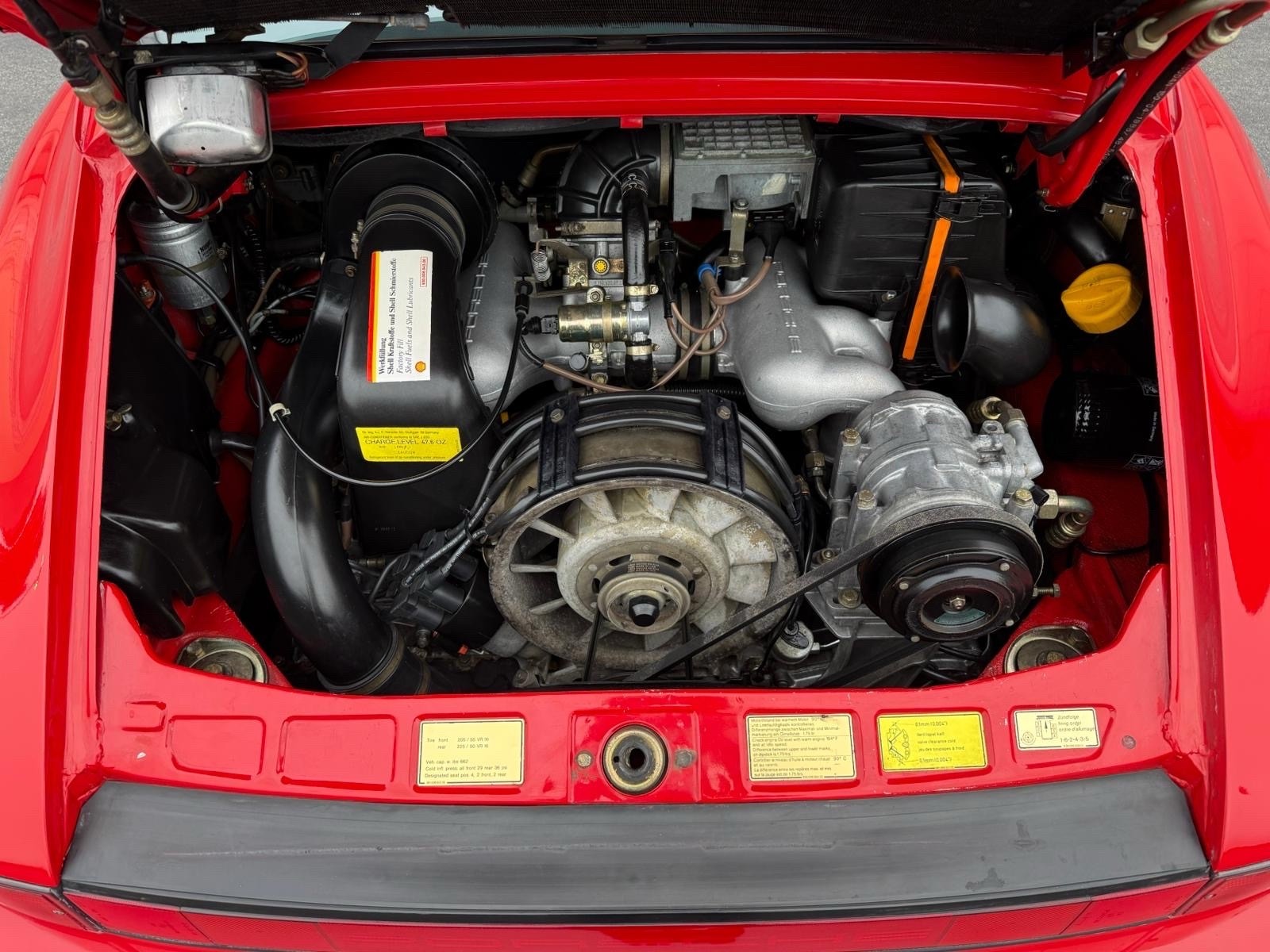 Porsche-911-1988-15