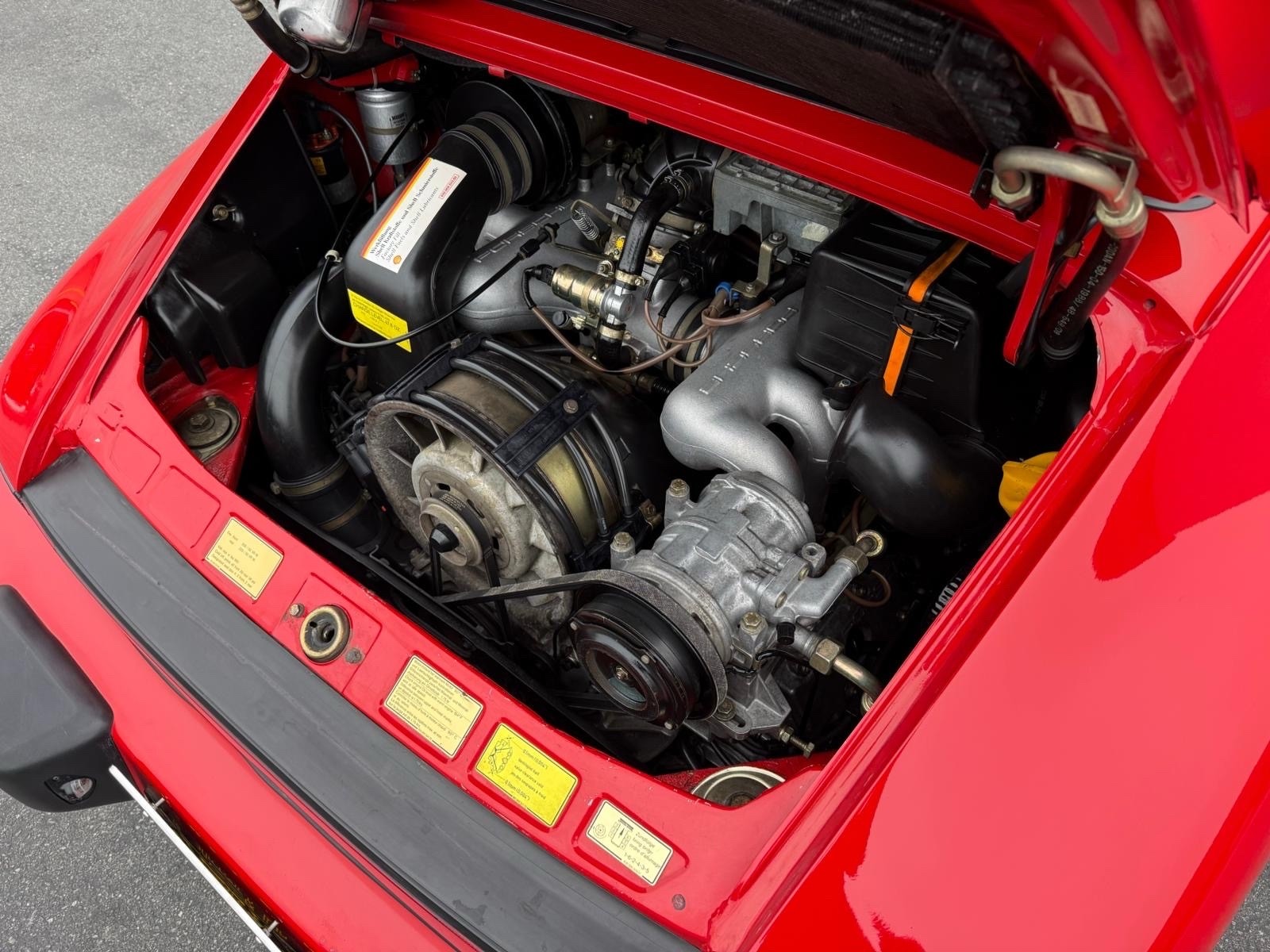 Porsche-911-1988-16