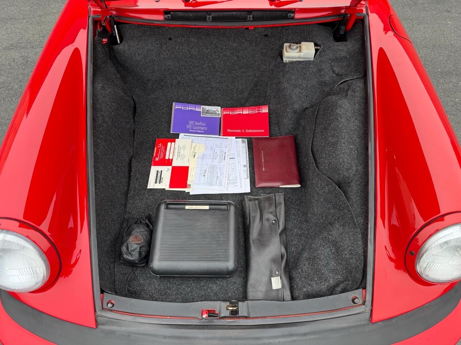 Porsche-911-1988-21