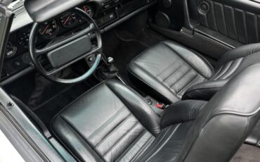 Porsche-911-1988-23