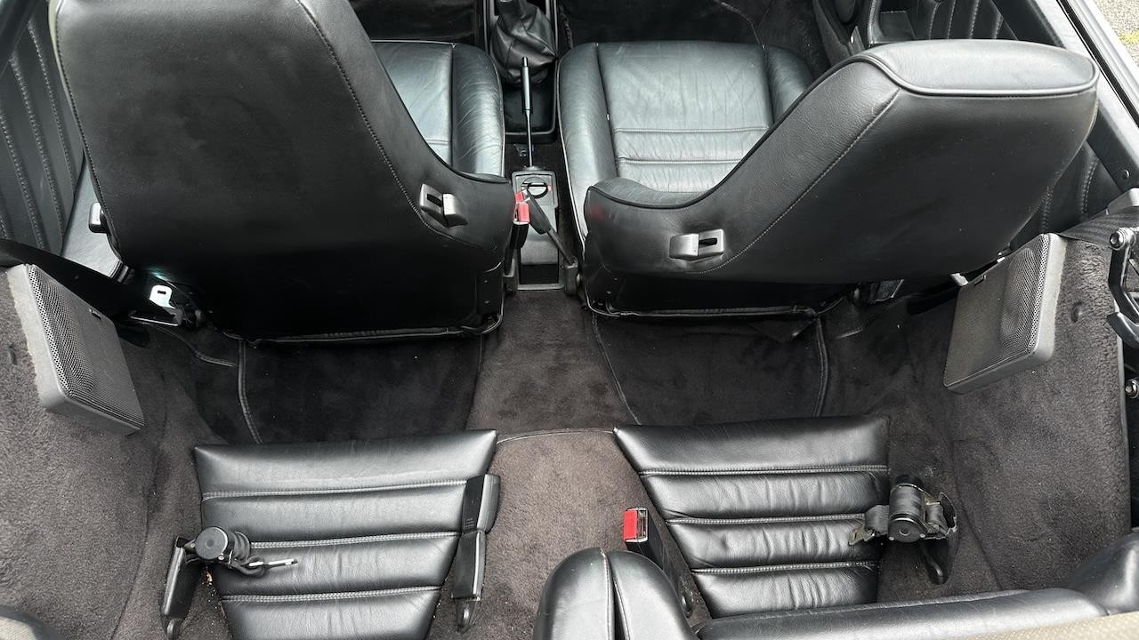 Porsche-911-1988-24