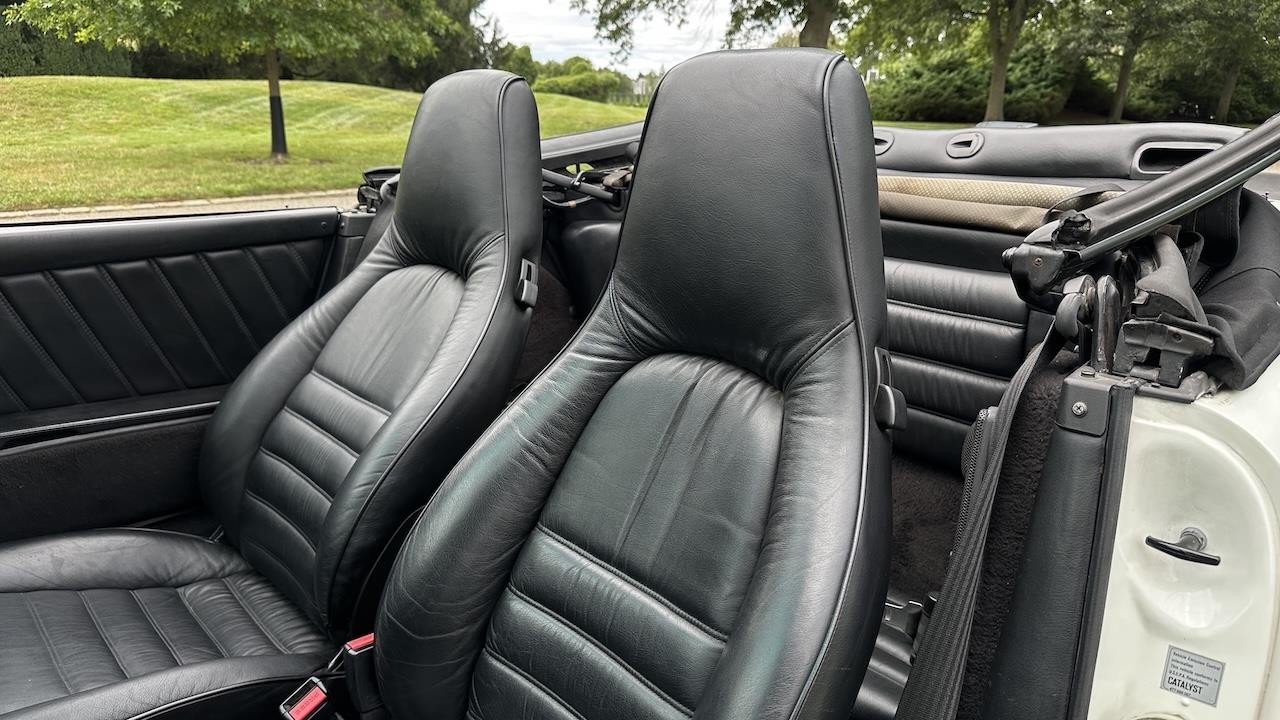 Porsche-911-1988-33