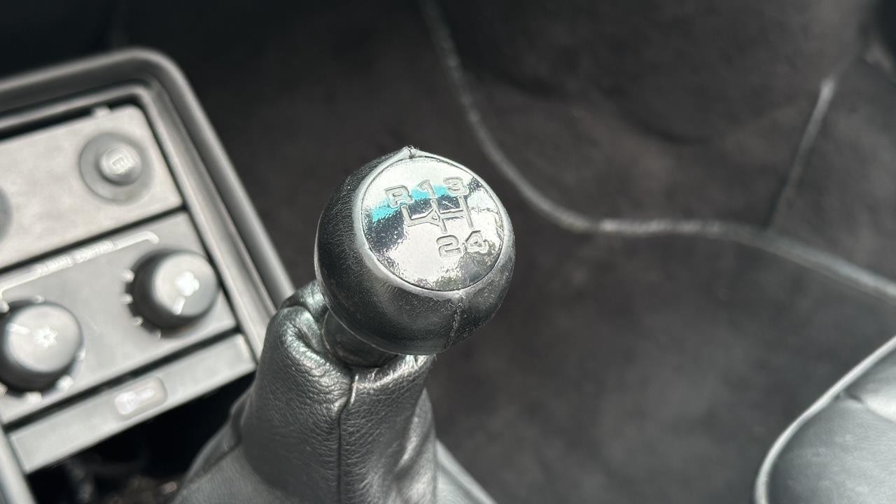 Porsche-911-1988-35