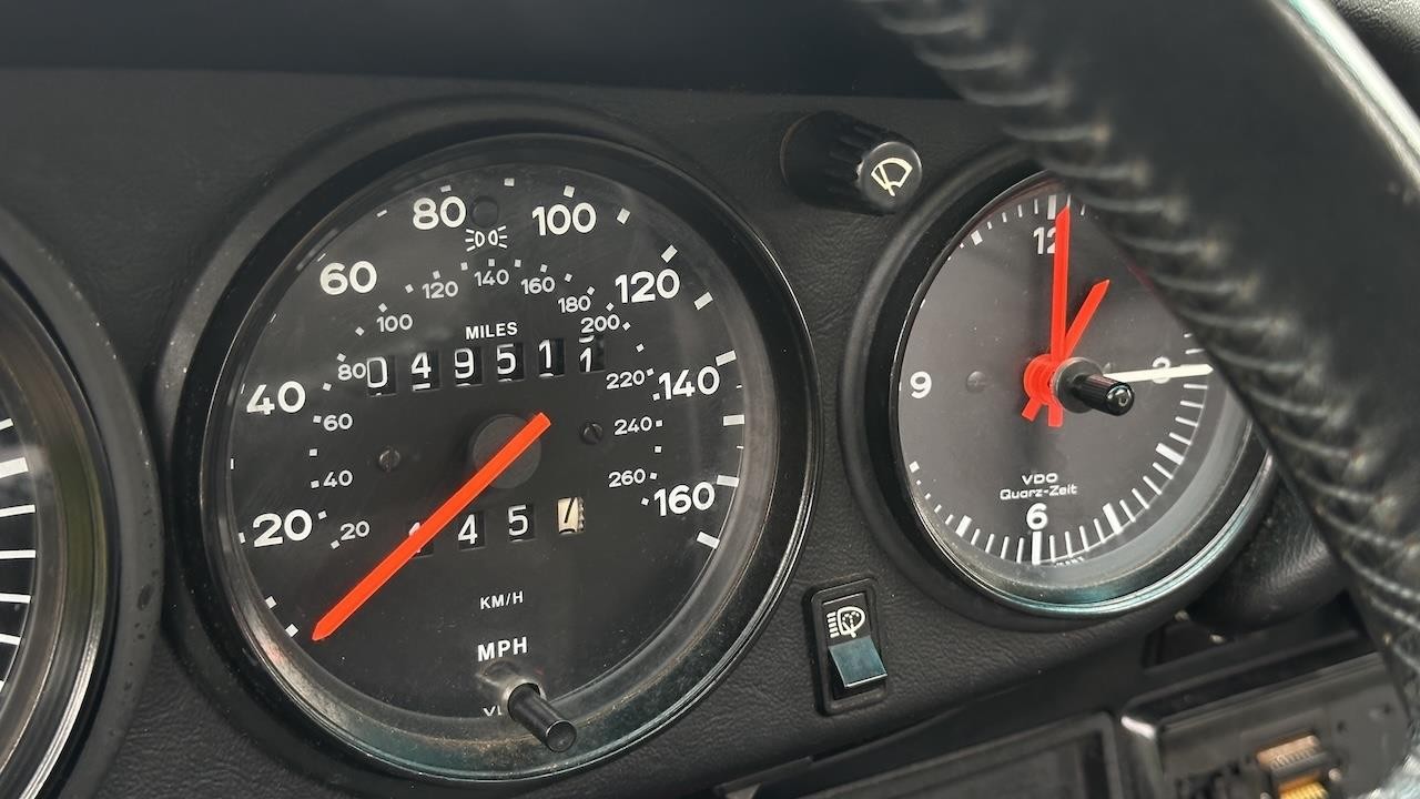 Porsche-911-1988-37