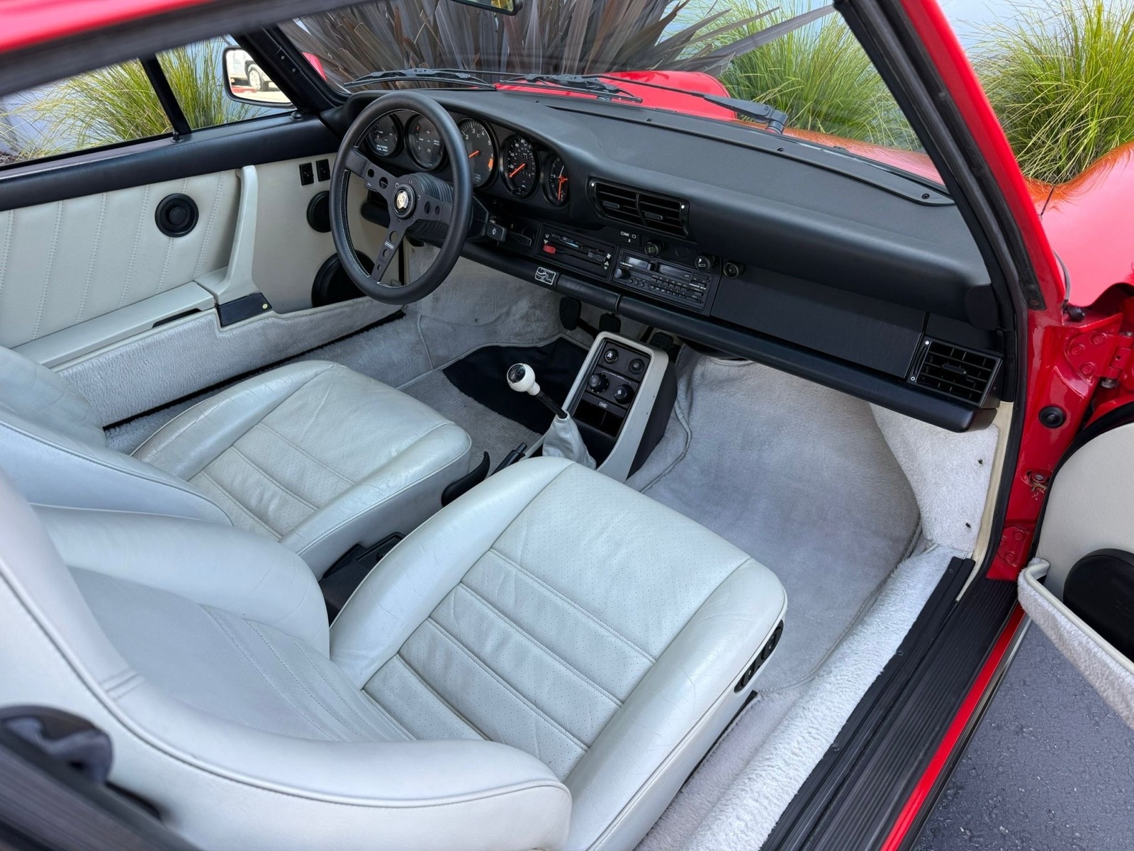 Porsche-911-1988-9