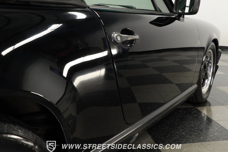 Porsche-911-1988-Black-Saddle-26