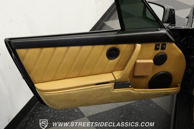 Porsche-911-1988-Black-Saddle-3